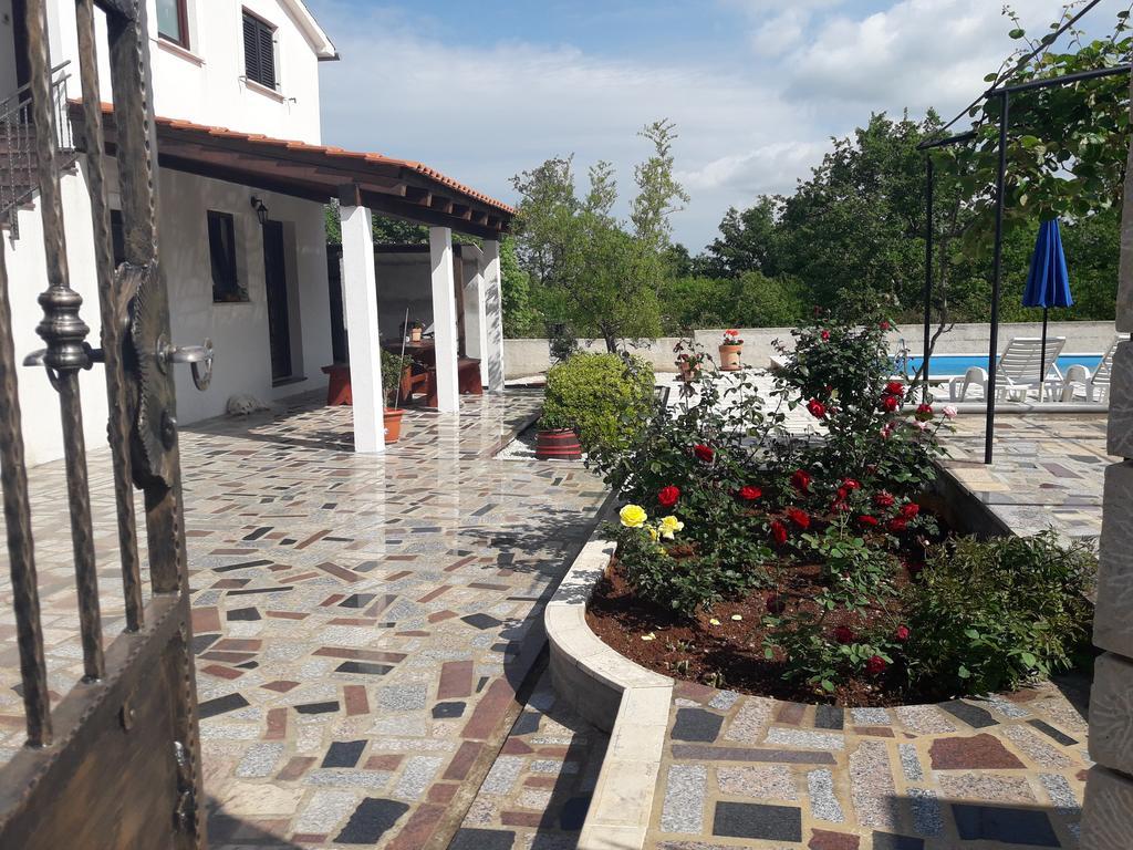 Apartments Angela Žbandaj Exterior foto